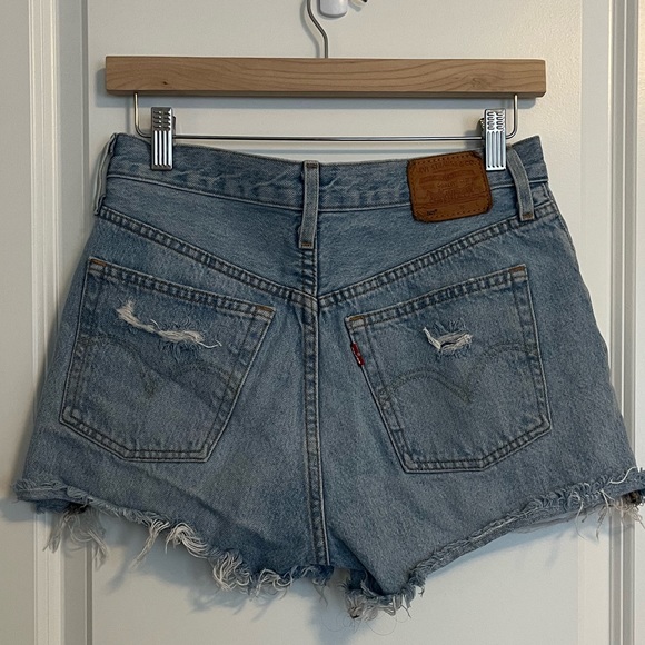 Levi’s 501 Shorts - Picture 3 of 6